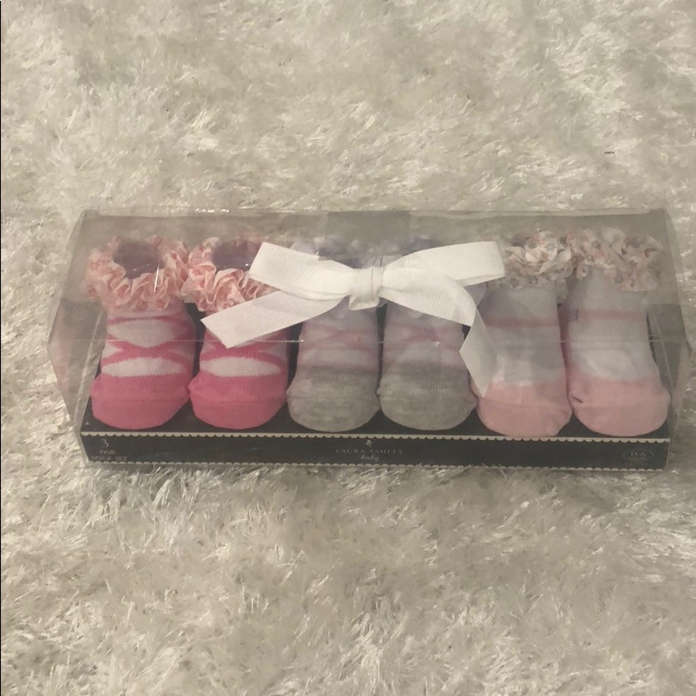 COPY - Laura Ashley 0-6 Month sock set (3)